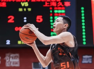 182体育下载-陈林坚半场9中5得到13分，其余队友合计32中7仅22%得到19分